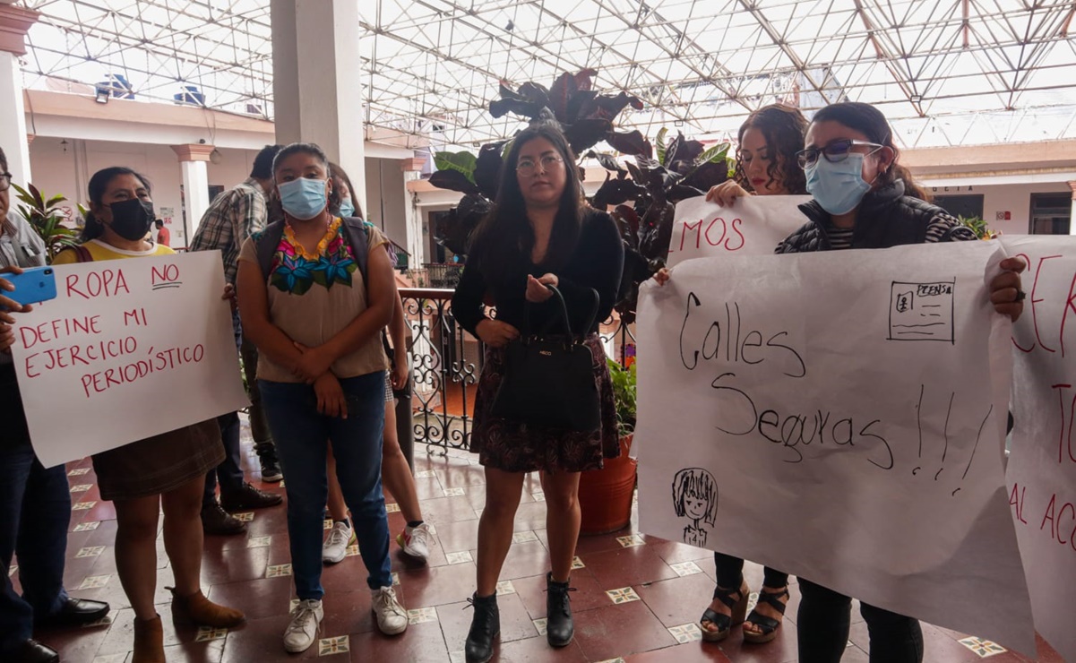 Reporteras protestan por acoso sexual en Colegio de Bachilleres de Guerrero