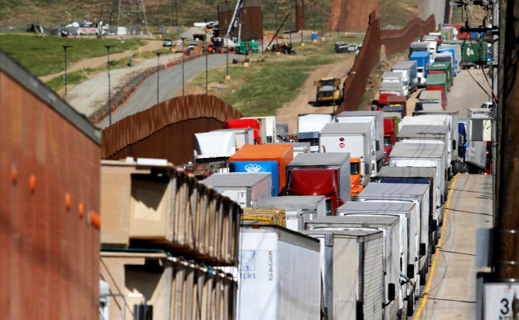 Truckers face up to 12 hours of gridlock at Mexico-U.S. border