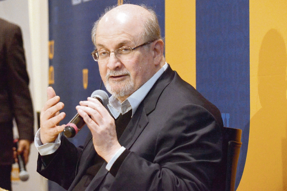 “La migración enriquece la cultura y las artes”: Rushdie 