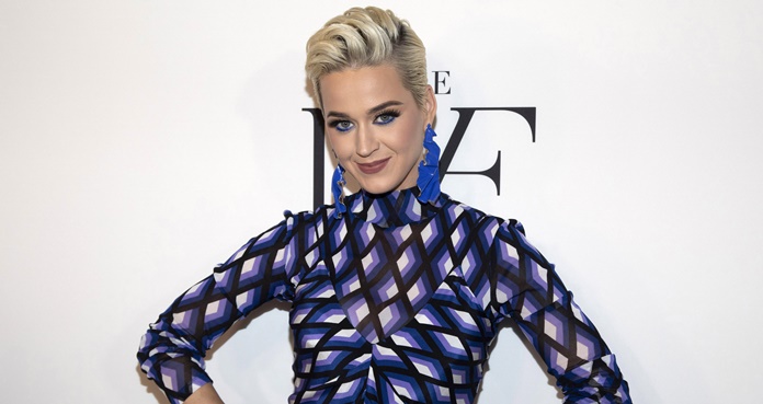 Katy Perry impacta con traje de baño en playas de Mallorca