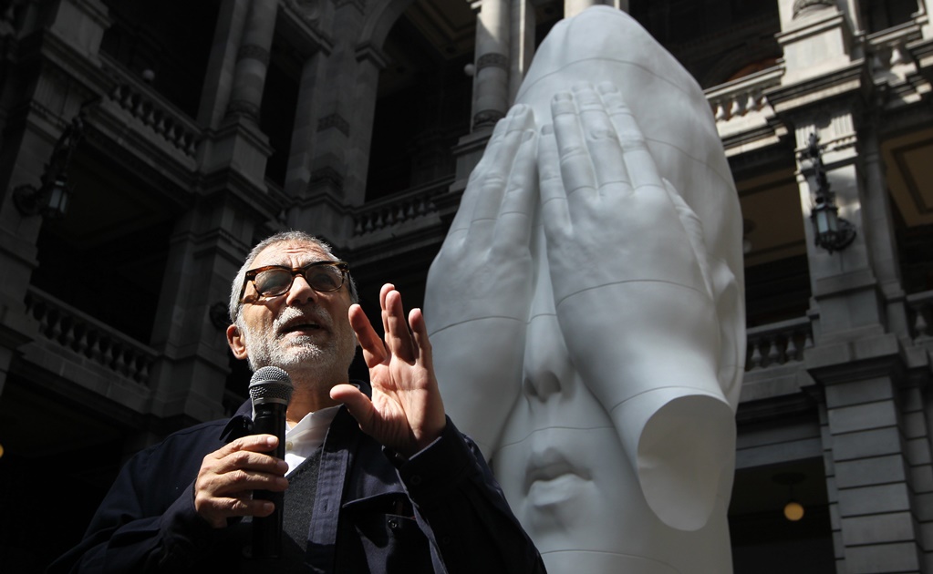 "Nuestras manos son los grandes muros": Jaume Plensa