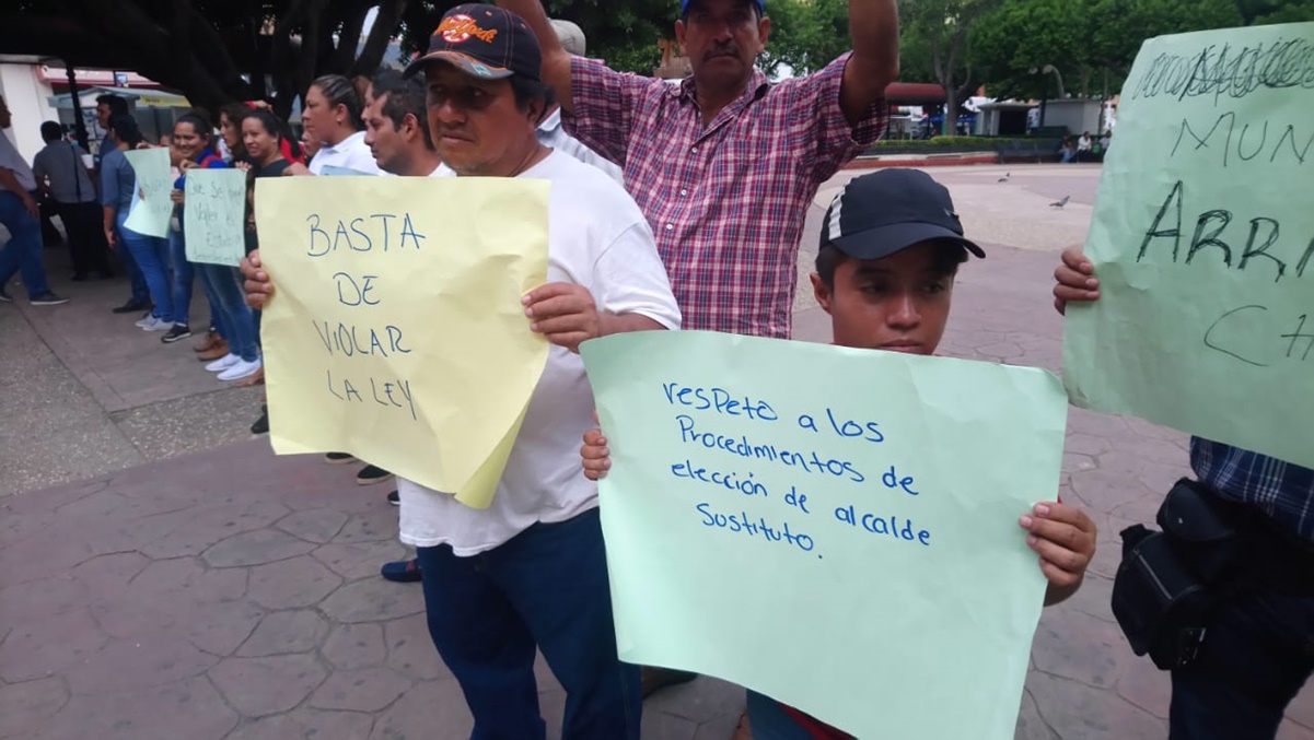 Protestan a favor de que primer regidor asuma la alcaldía de Arriaga, Chiapas