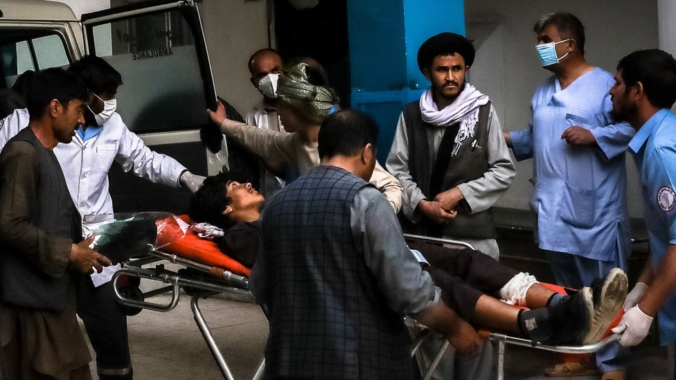 Al menos 30 muertos tras explosión cerca de escuela para niñas en Afganistán