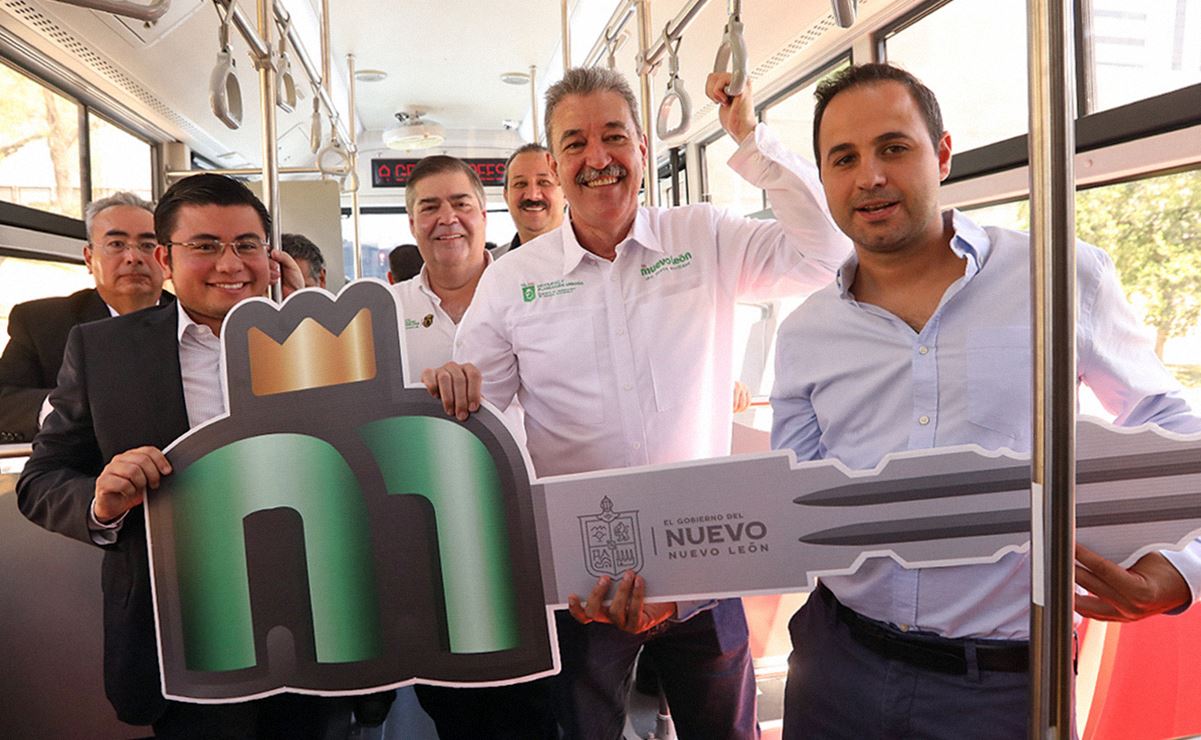 Entregan 30 nuevas unidades de transporte en Nuevo León