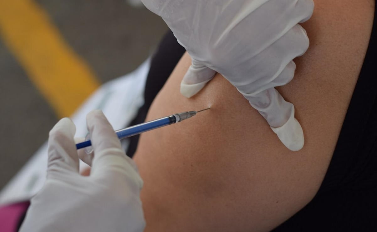 Vacunación contra Covid-19 continúa en estos 8 municipios de Edomex