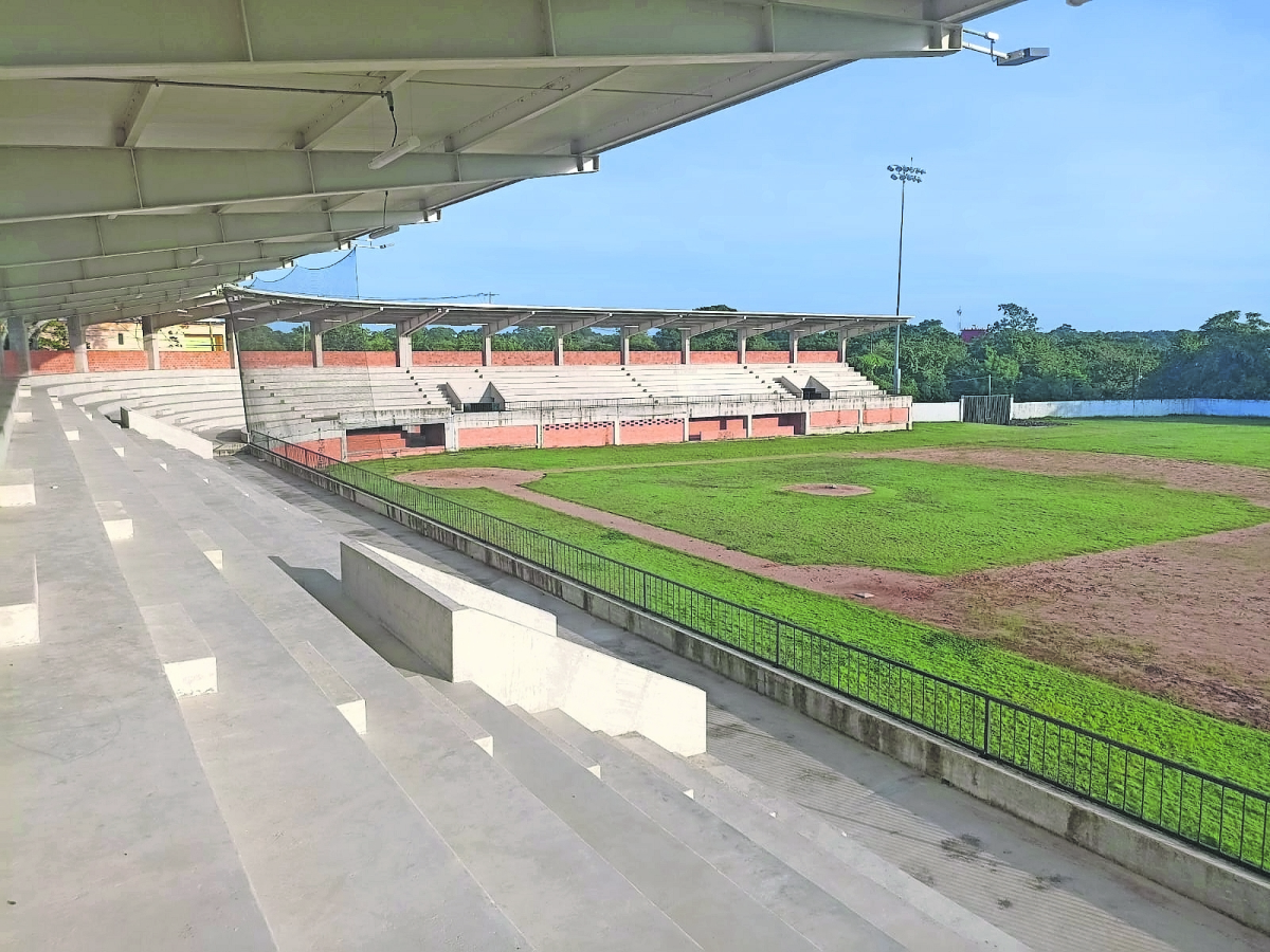 En abandono, estadio de equipo de beisbol dirigido por Pío López Obrador; recibió 89 mdp