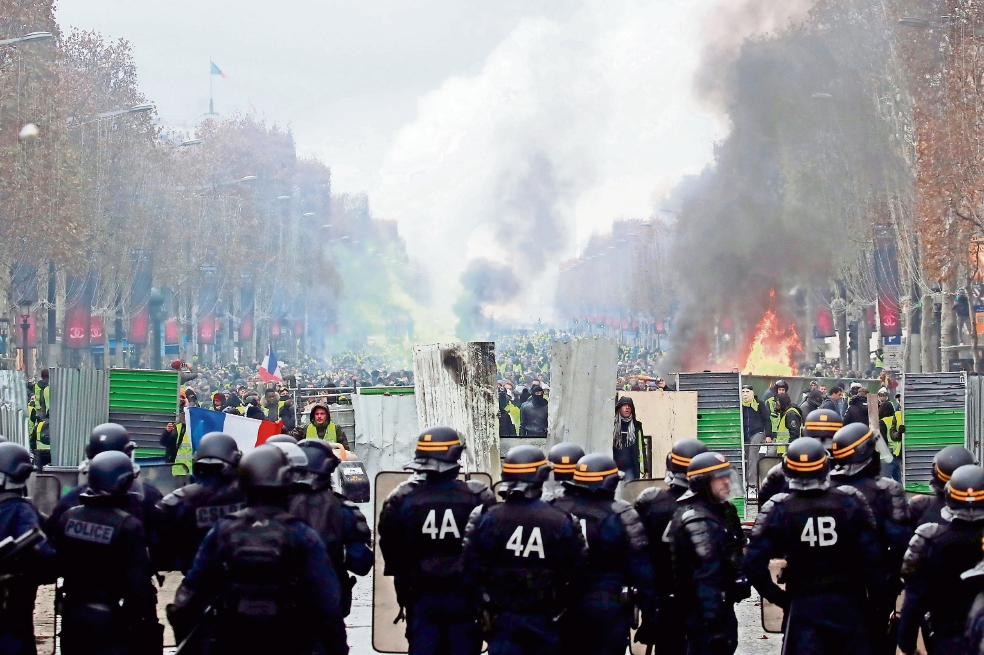 Protestas detonan violencia en Francia