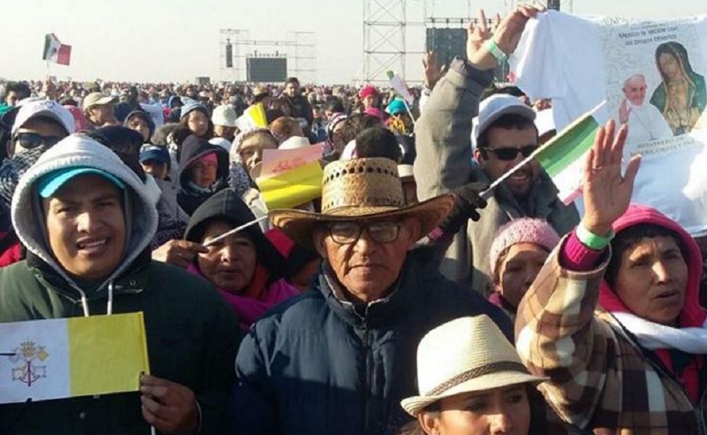 Thick haze in Valley of Mexico for Papal mass