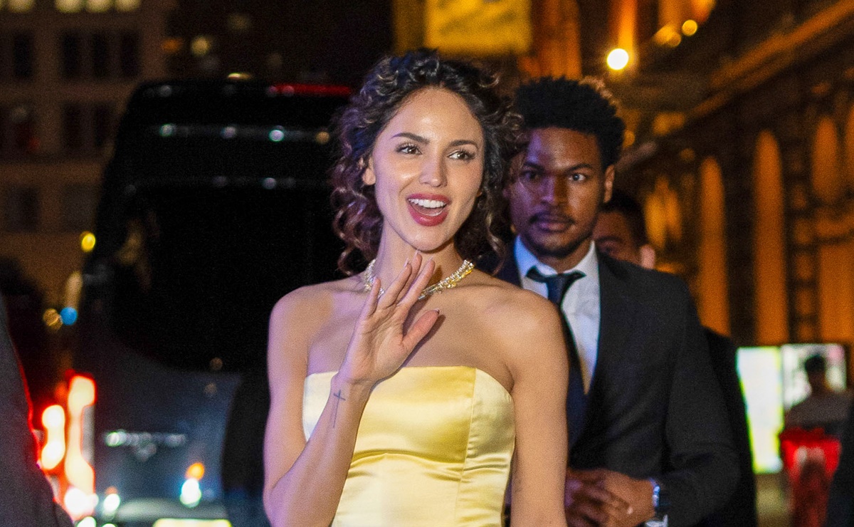 El minivestido strapless con el que Eiza González cautivó Nueva York