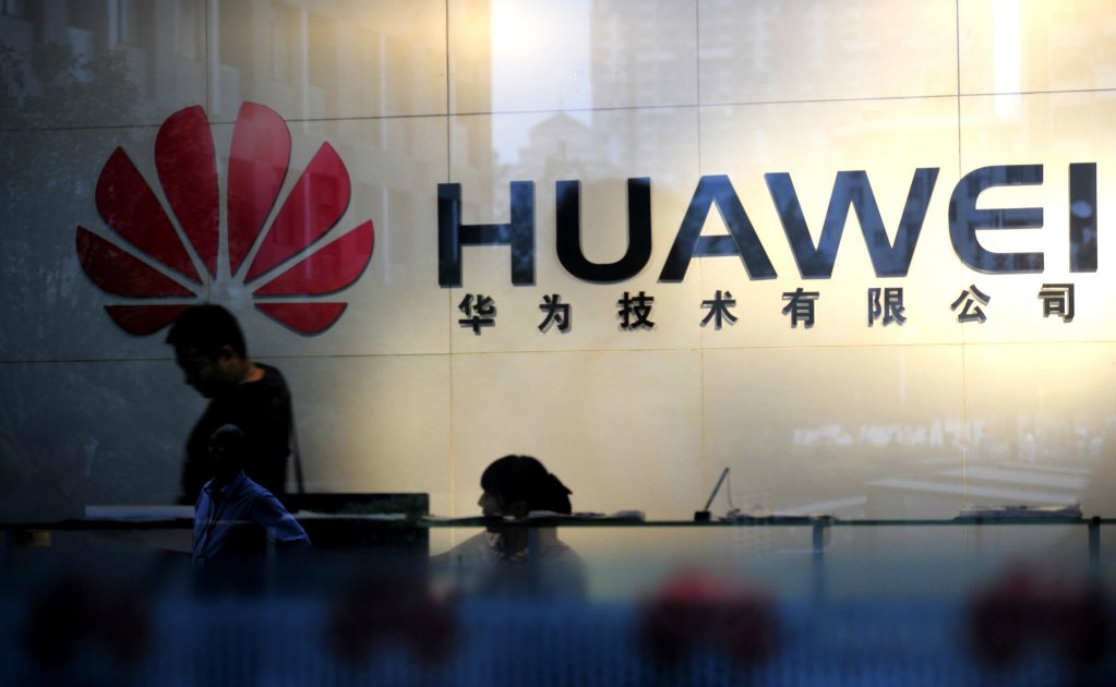 Huawei contrata a diseñadora del primer iPhone