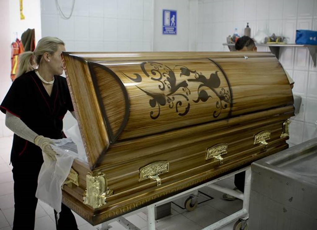 Investigan 4 cuerpos con impactos de bala en funeraria de Sinaloa