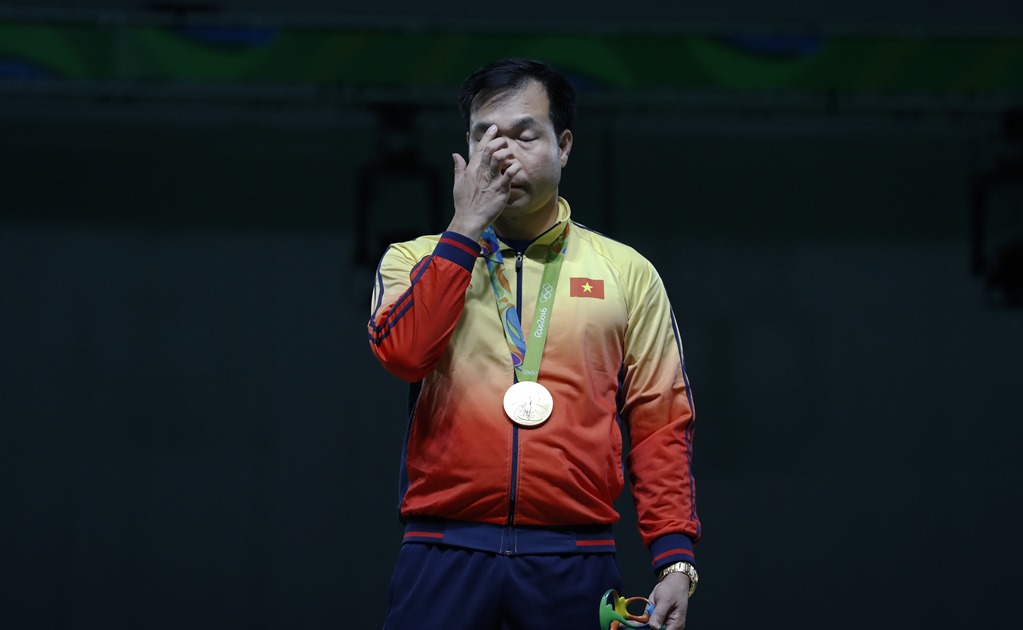Hoang Xuan Vinh gana el primer oro para Vietnam en la historia