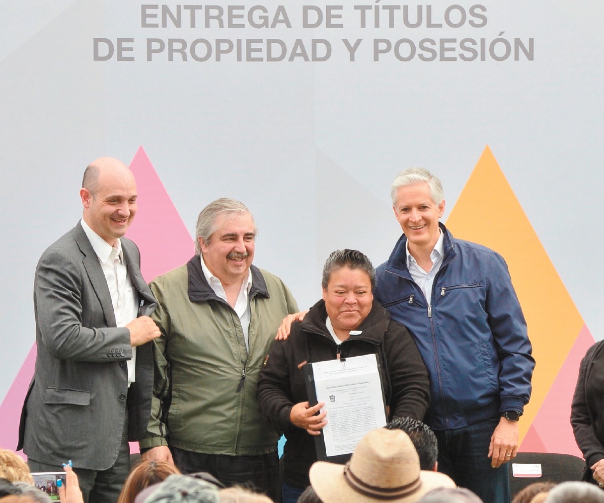 Edomex regulariza más de 28 mil predios