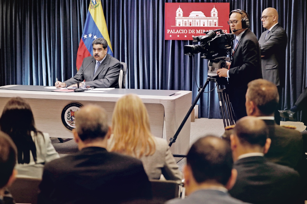 Maduro a Almagro: “Prepare su fusil”  