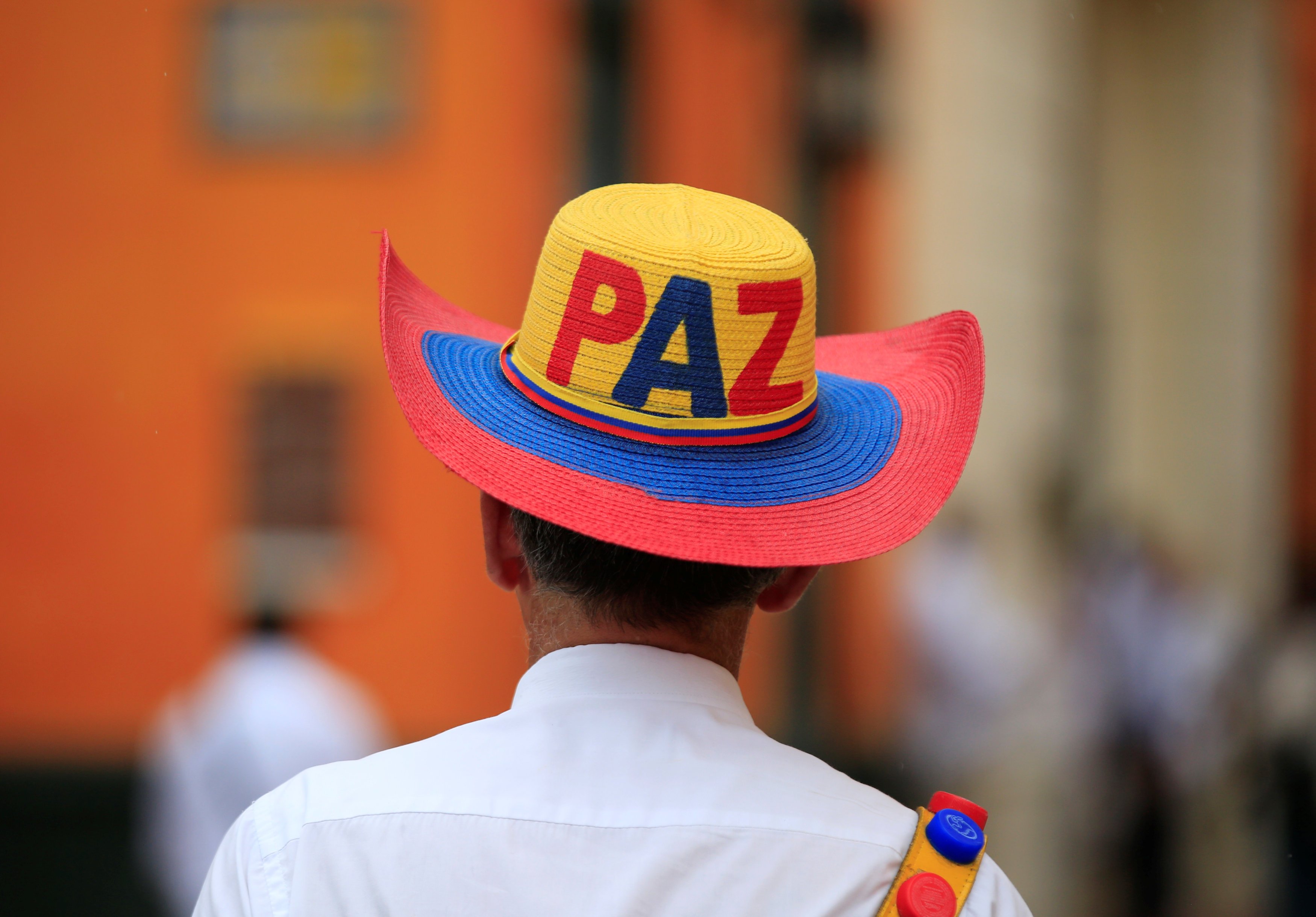 Líderes políticos opinan en Twitter sobre acuerdo de paz en Colombia