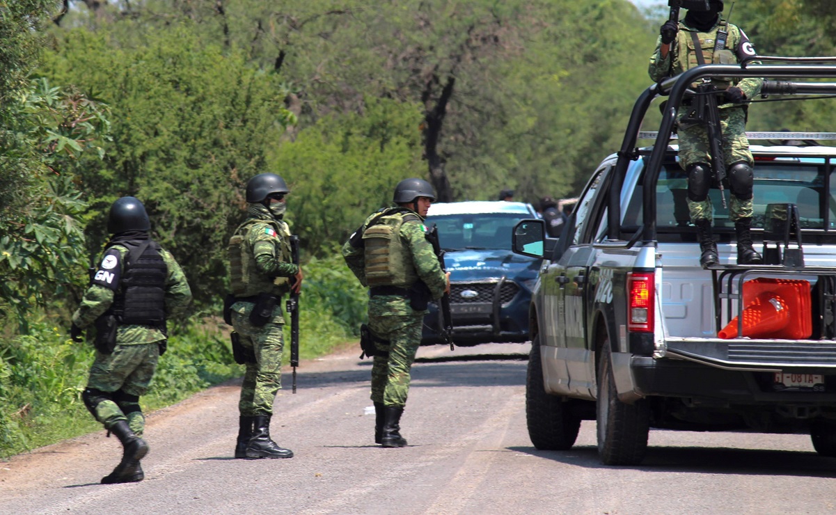 Guardia Nacional y grupo armado se enfrentan en la carretera Salamanca-Querétaro