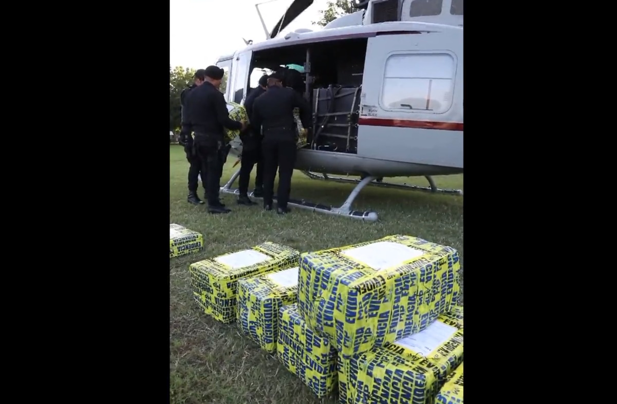 Guatemala decomisa tonelada de cocaína; traficantes huyeron rumbo a México