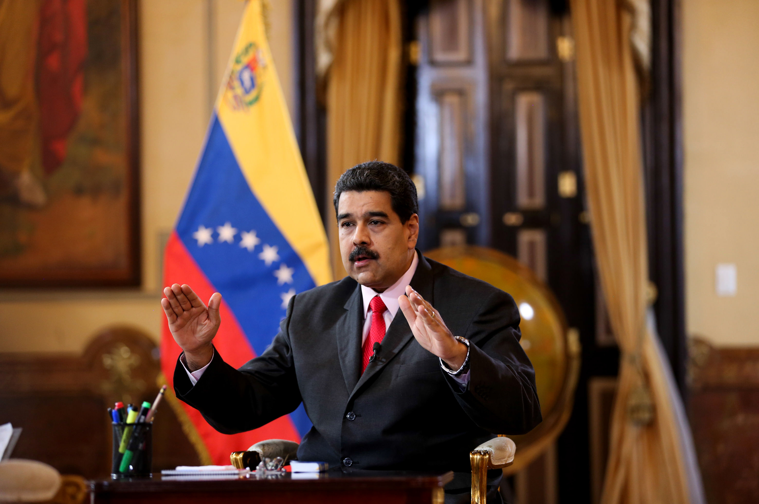 Maduro dice que Santos "perdió la cabeza" al no reconocer la Constituyente