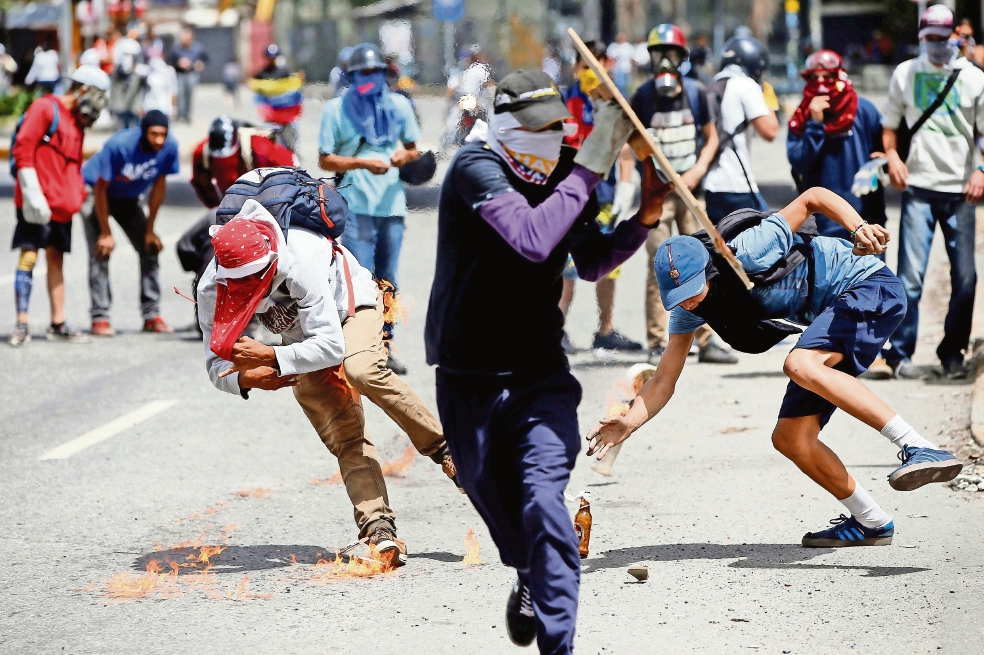 En Venezuela hay 31 millones de rehenes: Almagro