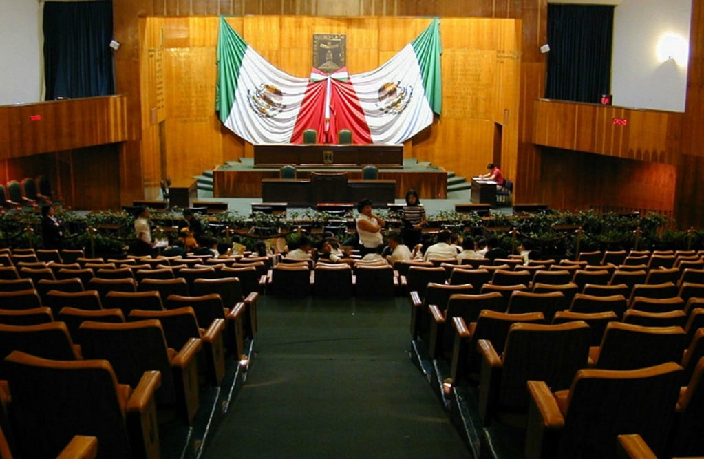 Aprueban reducir de 30 a 20 diputados locales en Morelos