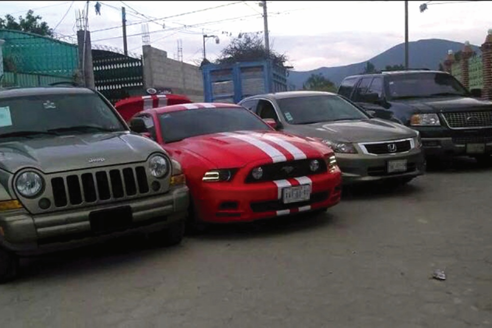 Huachicolero tiene lote de autos de lujo