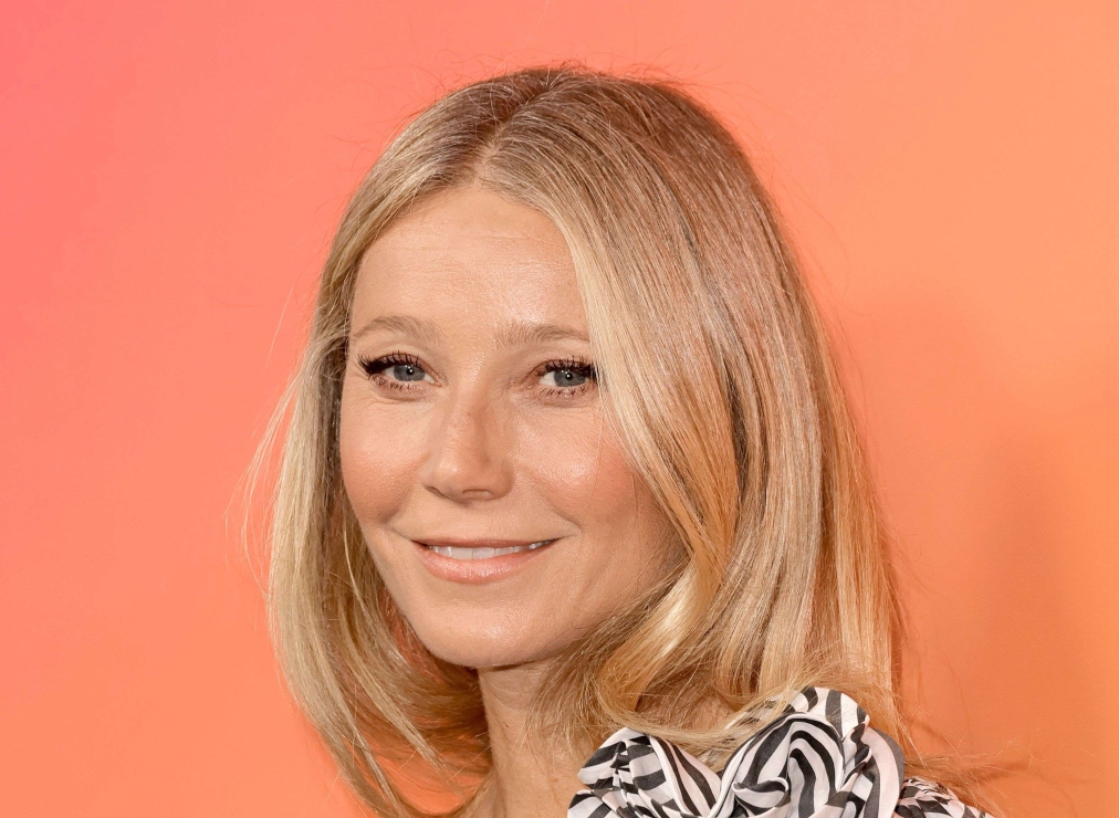 Gwyneth Paltrow presenta su lista de regalos Navidad 2022: desde estiércol, una silla sexual, un lingote de oro y una bodega subterránea