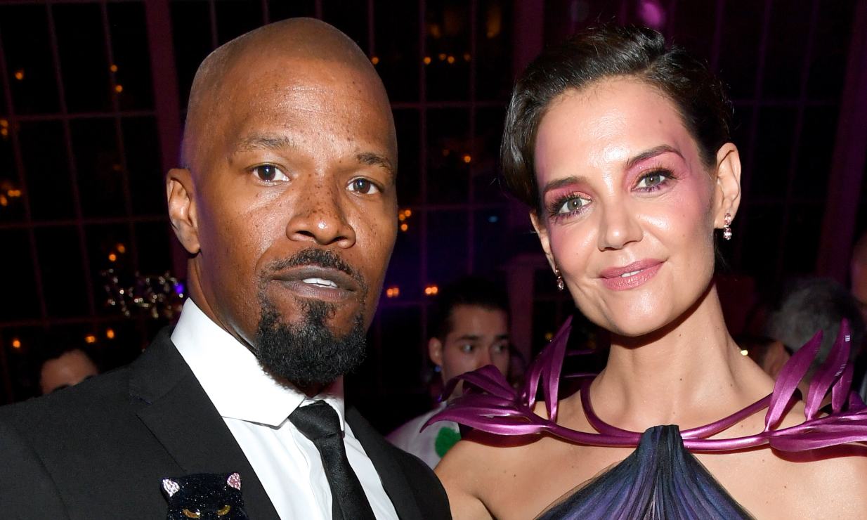Jamie Foxx, ex de Katie Holmes, permanece delicado de salud y piden oraciones