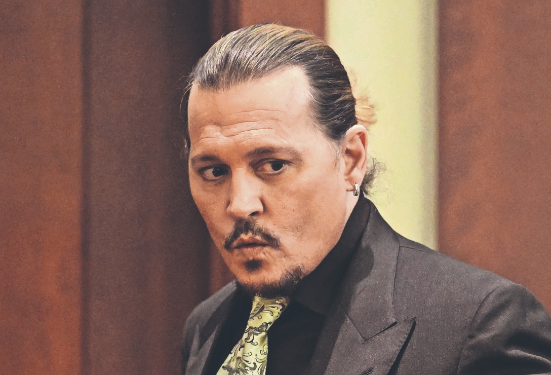 Johnny Depp estrena romance con una de las abogadas que lo defendió durante un juicio