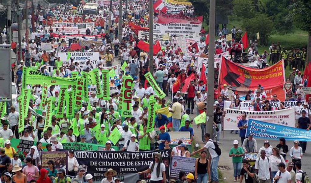 Marchan en ciudades del país por Día del Trabajo