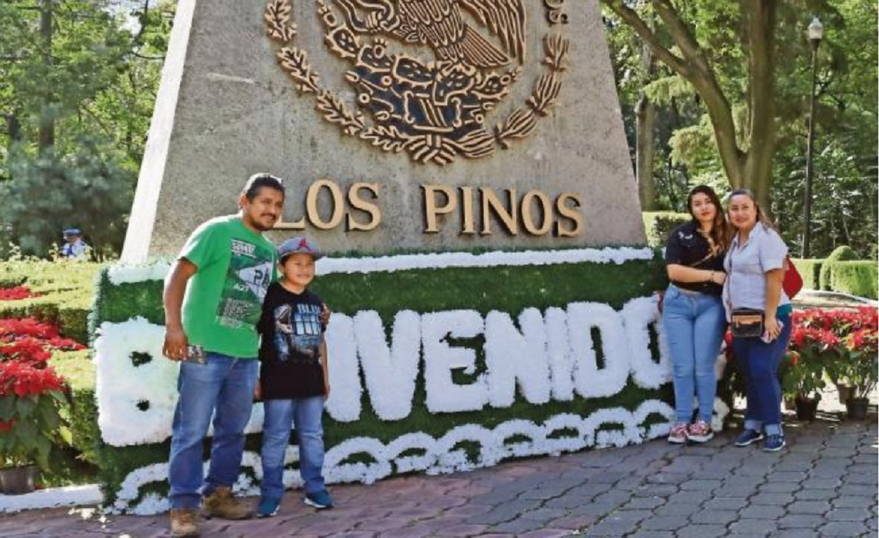 200 empleados de Los Pinos son presionados para firmar renuncia