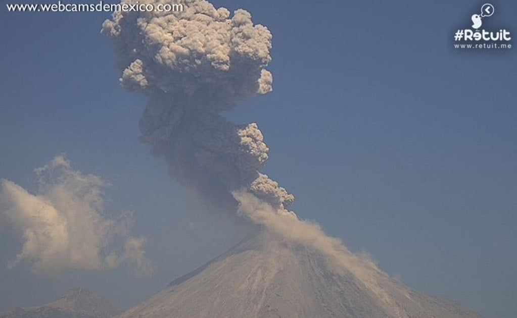 Cae ceniza del Volcán de Colima en cuatro municipios