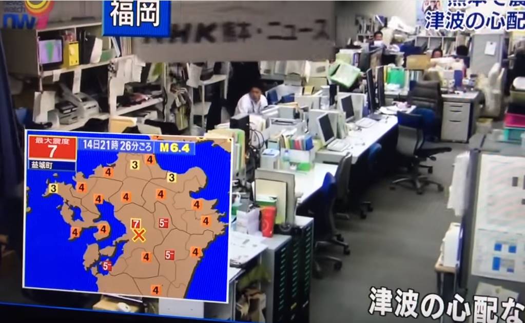 Reportan derrumbes de edificios por sismo en Japón