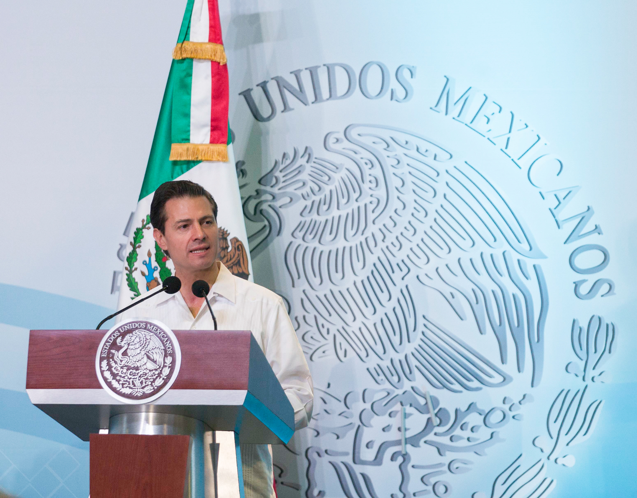 Peña Nieto ofrece a Guatemala asistencia tras erupción de volcán