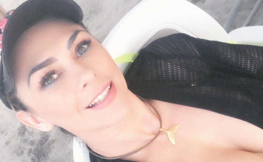 Aracely Arámbula comparte foto en lencería