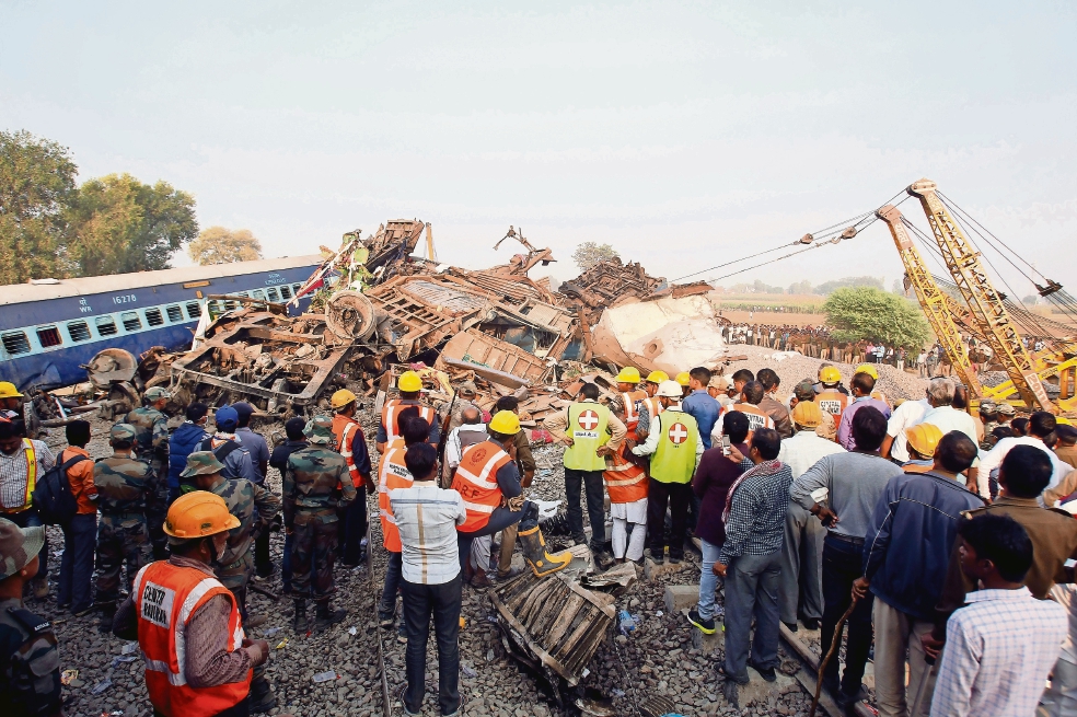 Accidente de tren deja más de 110 muertos