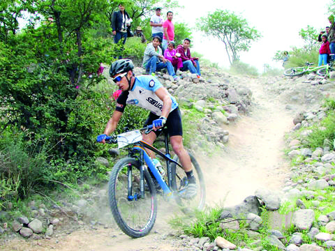 Cerrada pelea por la punta