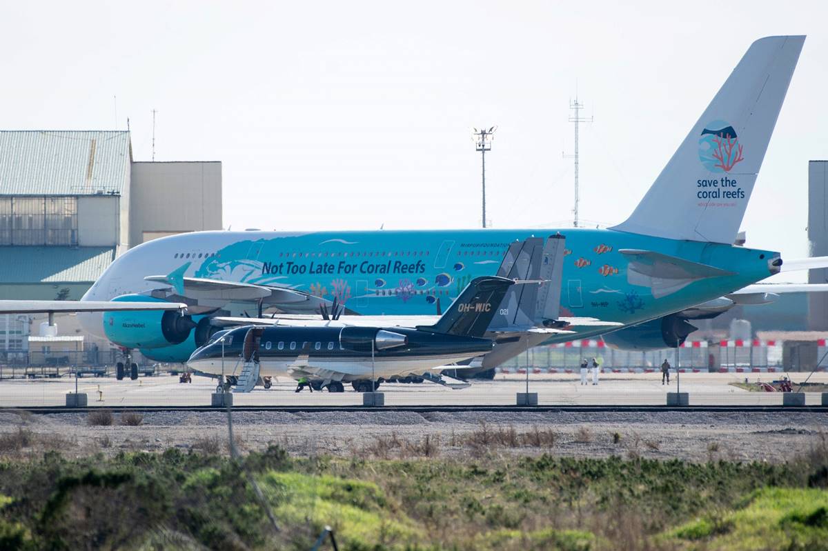 Llega a Francia avión con 10 mexicanos provenientes de Wuhan, China