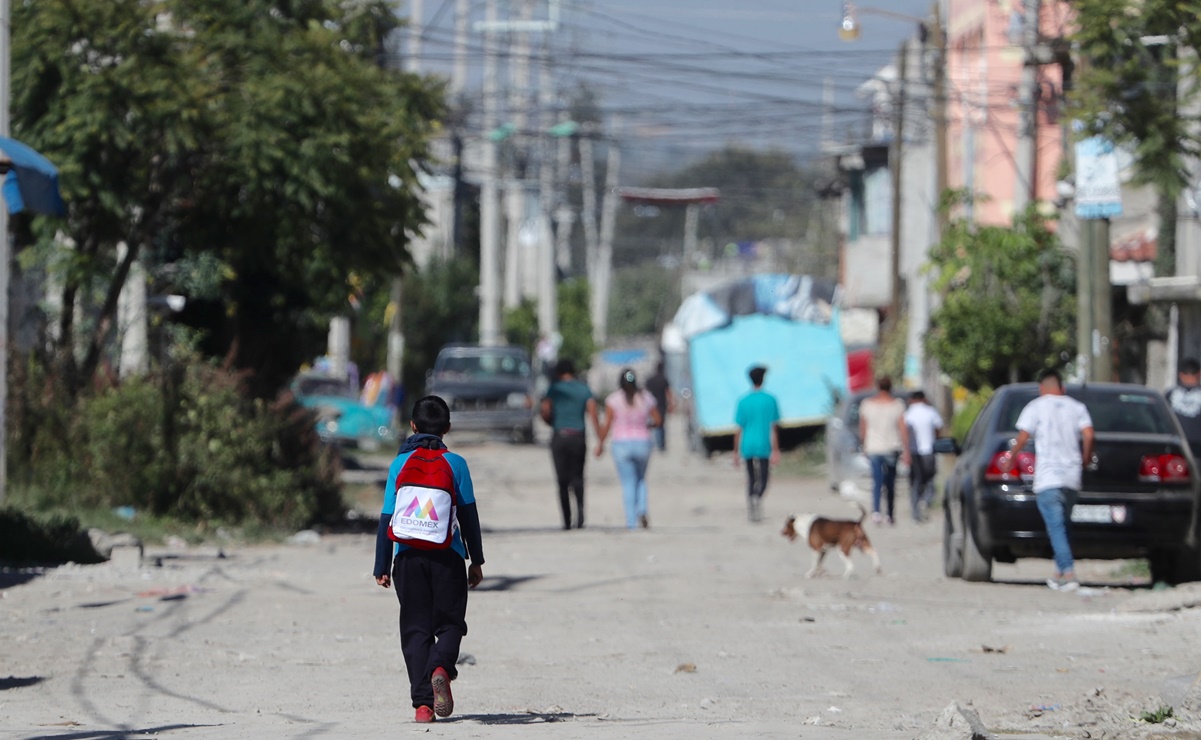 El 48.1% de la población se encontró en pobreza laboral durante junio: Coneval