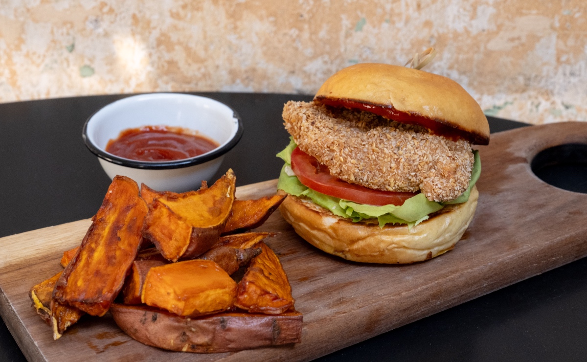 Sigue esta receta de hamburguesas de pollo