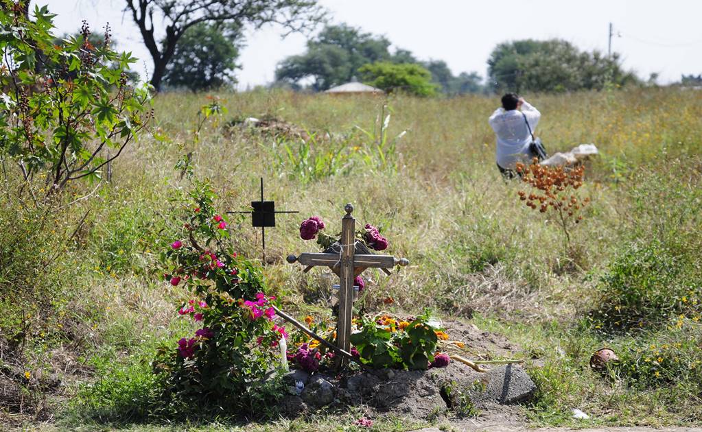Abren posibilidad de exhumar cuerpos en Tetelcingo
