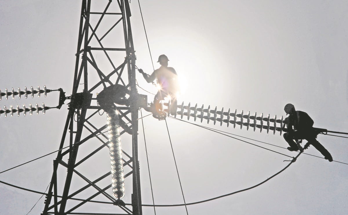 Presidencia impugna suspensiones a reforma eléctrica de AMLO