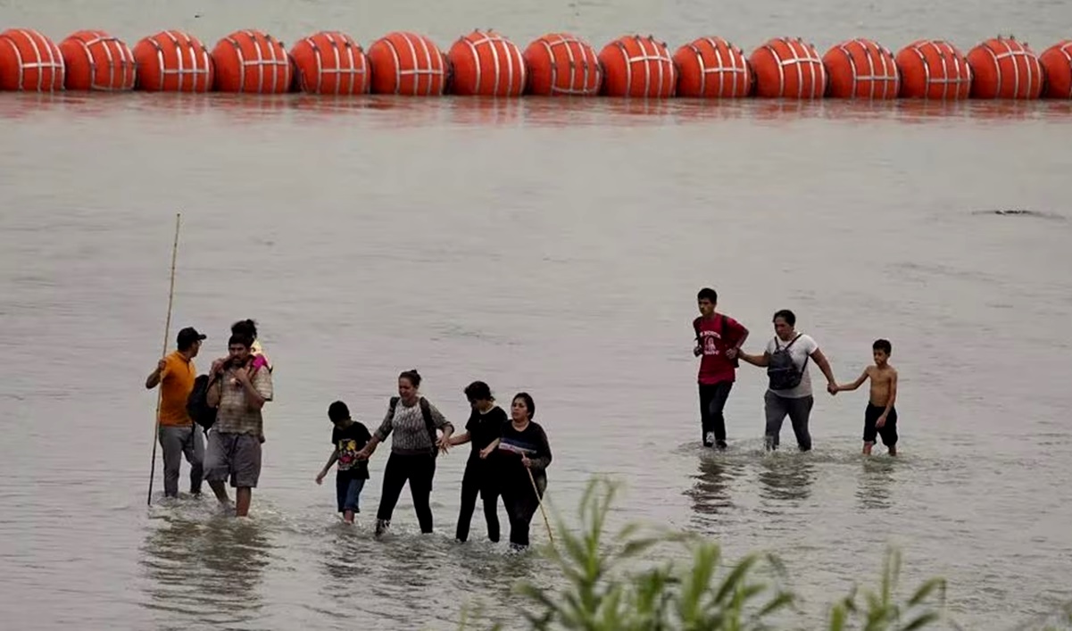 México envió dos notas diplomáticas a EU por boyas contra migrantes en el Río Bravo