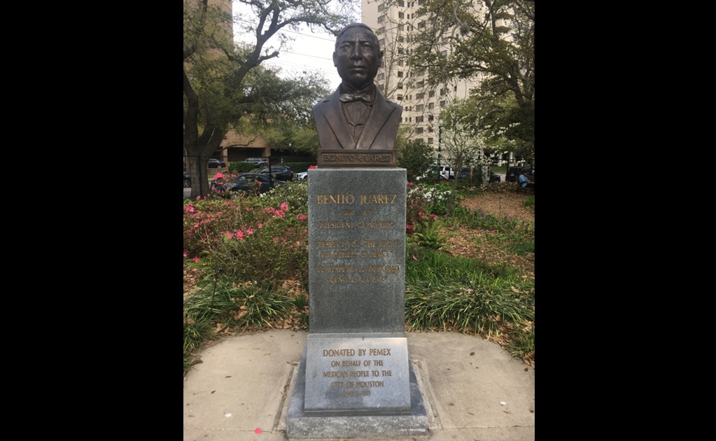 ¿Por qué hay una escultura de Benito Juárez en Houston?