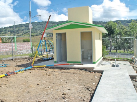 Destinan 15 mdp a baños escolares