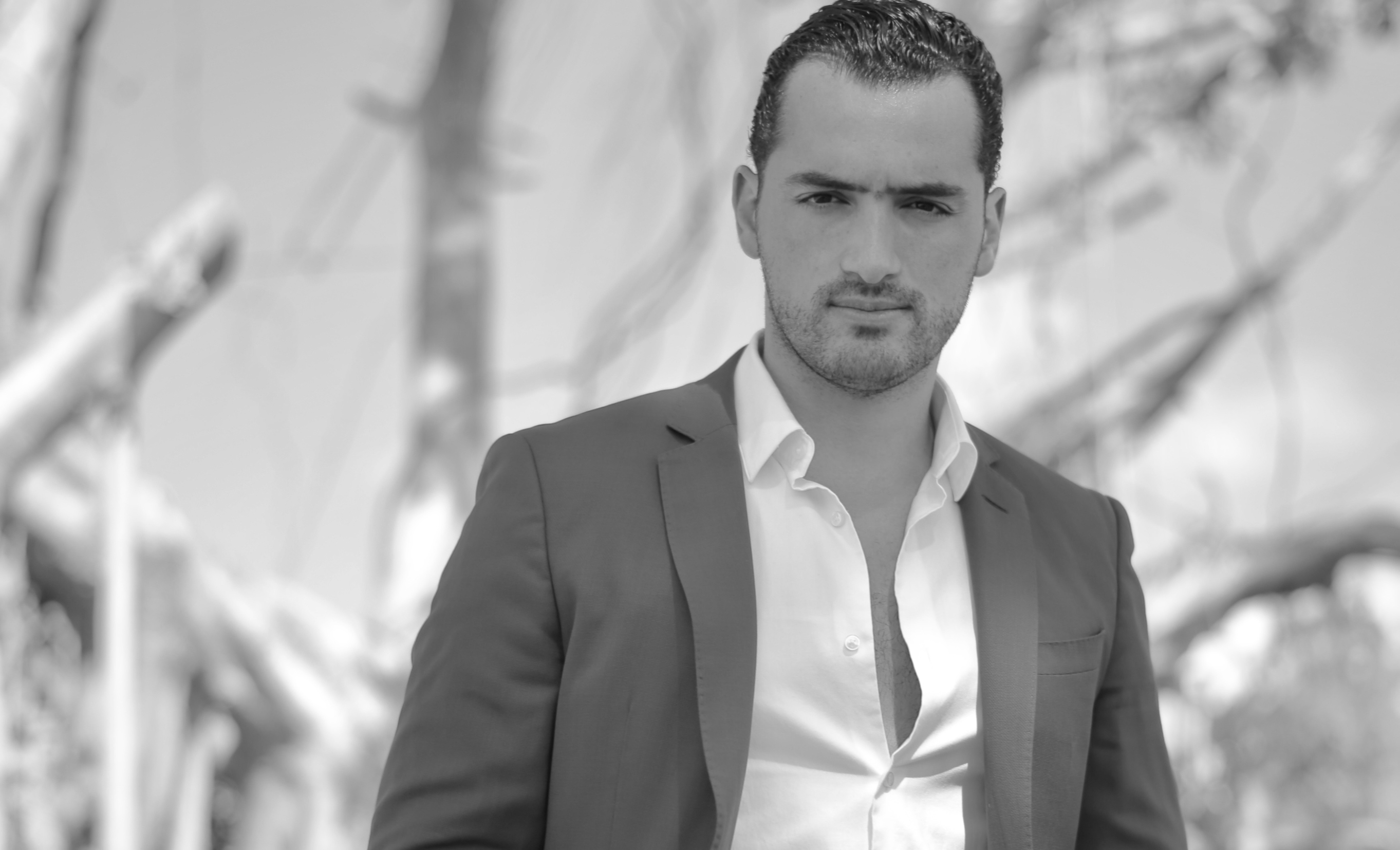 Andrés Bustamante recibirá premio en Atenas por su arquitectura consciente e innovadora; platicamos con él