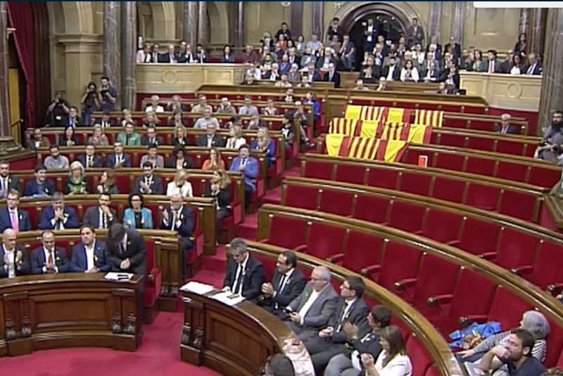 El parlamento de Cataluña declara la independencia