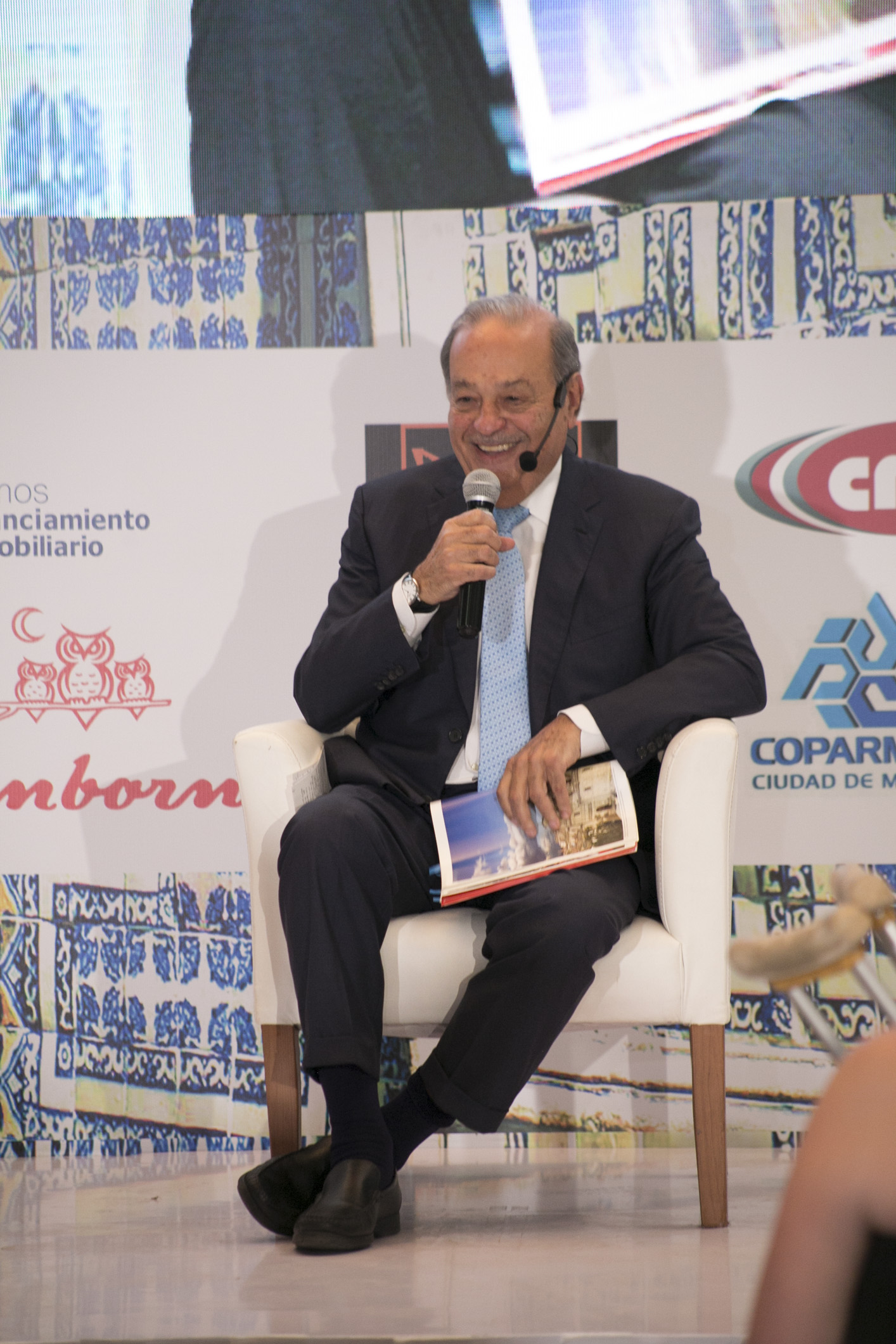 Carlos Slim busca entrar a la TV de paga este año