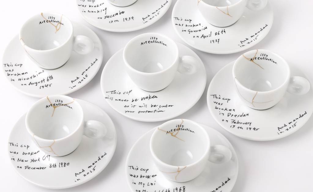 Yoko Ono diseña tazas de café inspiradas en tragedias