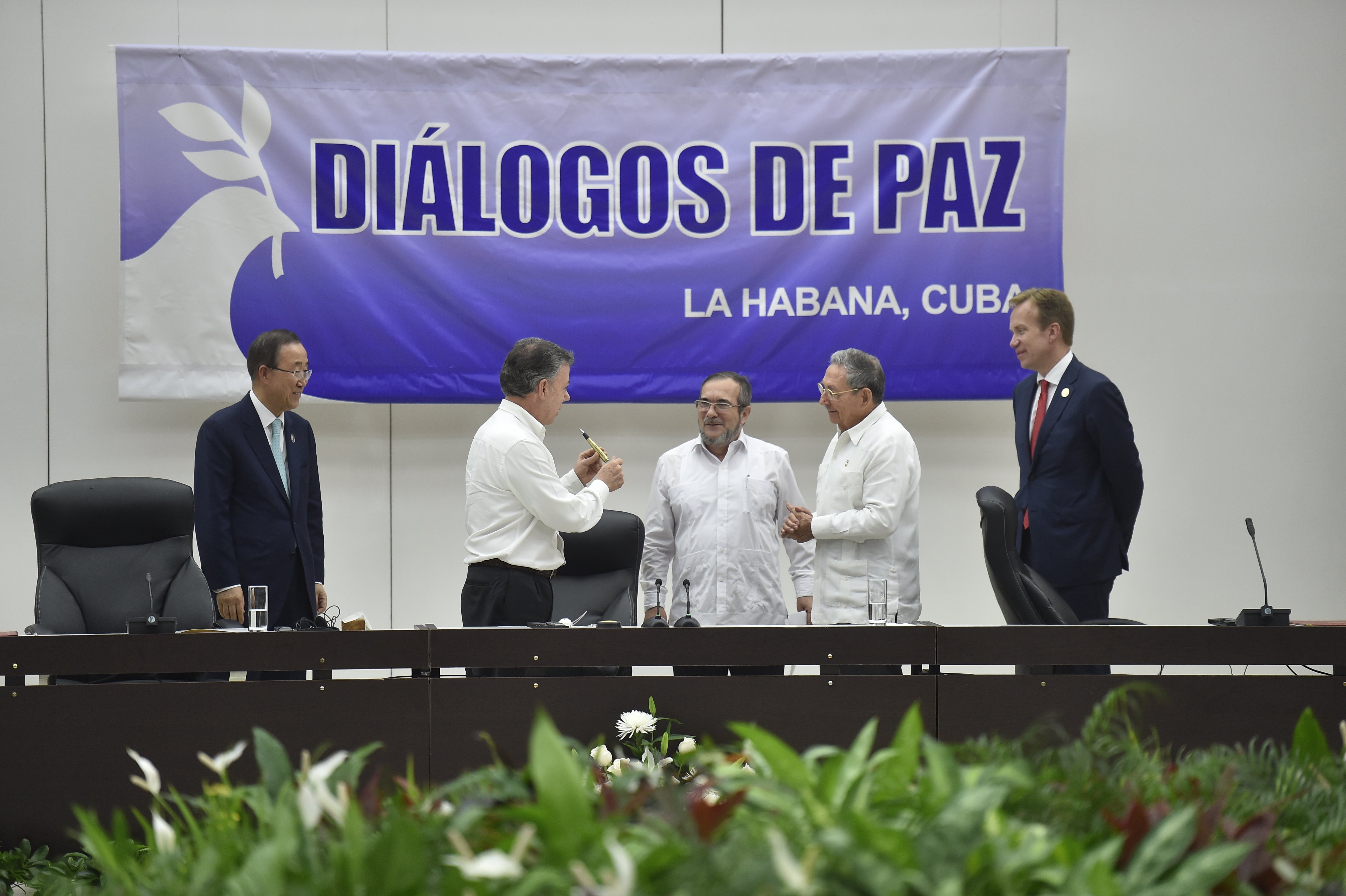 Acuerdo de paz en Colombia será firmado con "balígrafo"