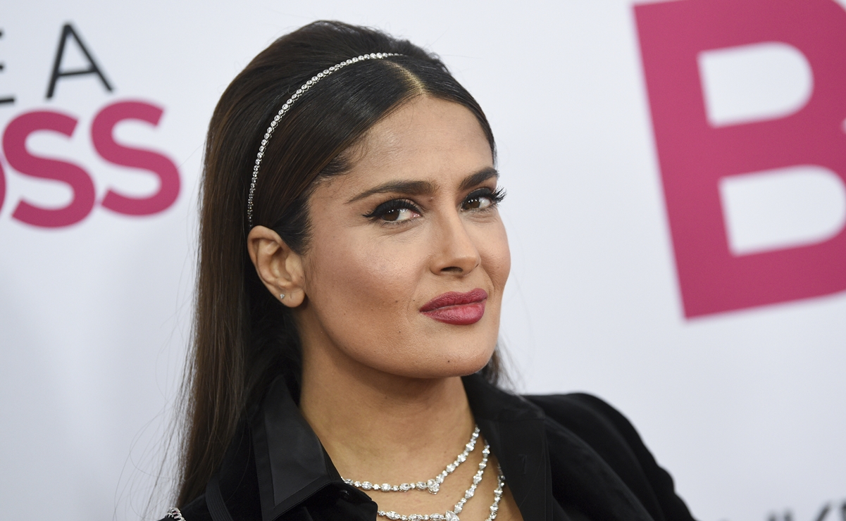 Salma Hayek preocupa a sus fans por su pierna